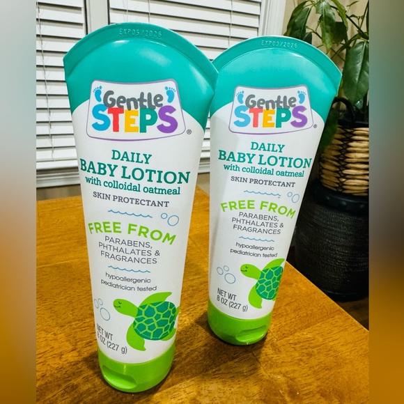 Two Gentle Steps Daily Baby Lotions with Colloidal Oatmeal (2 Pack) - Picture 3 of 10